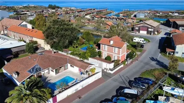 Achat maison 5 pièces - 204.4m² à Gujan mestras (33470)