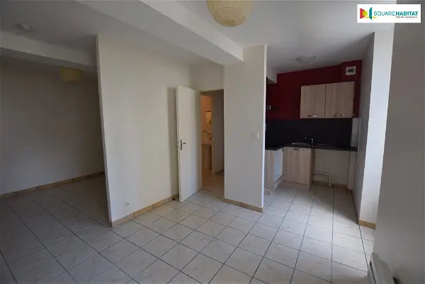 Location appartement 1 pièce - 27.6m² à Nay (64800)