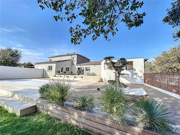 Maison à vendre - LE SOLER, 10 pièces