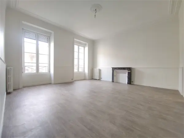 Location appartement 3 pièces - 85.06m² à Fougeres (35300)