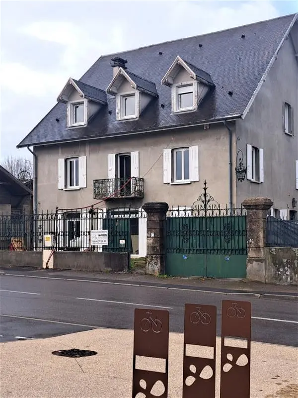 Location appartement 3 pièces - 60m² à Les abrets en dauphiné (38490)