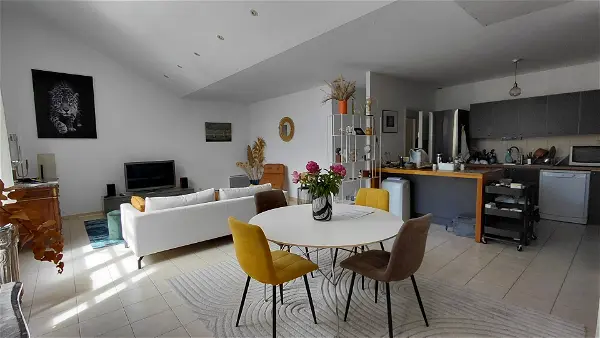 Appartement à louer - SALON DE PROVENCE, 3 pièces