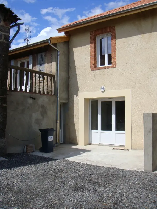 Location appartement 4 pièces - 109.8m² à Arvant (43360)