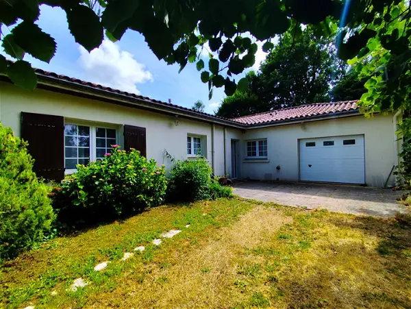 Achat maison 5 pièces - 120m² à St hilaire de villefranche (17770)