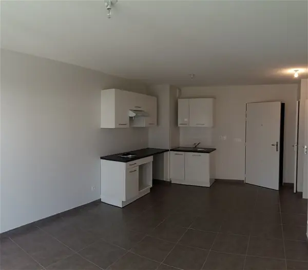 Appartement à louer - Vaulx-en-Velin, 2 pièces
