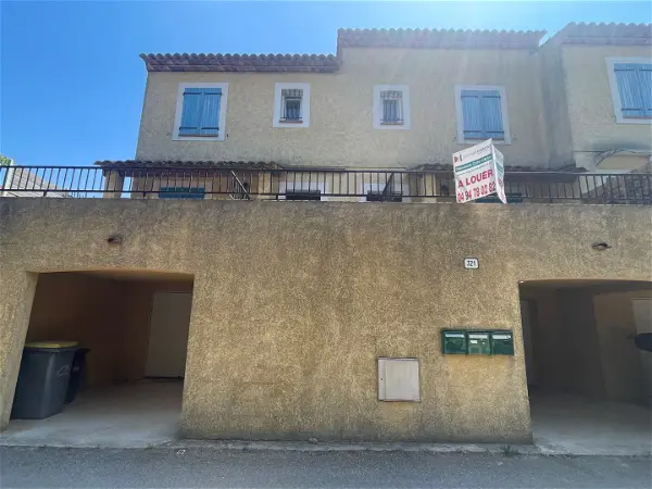 Location maison 3 pièces - 68.09m² à Saint maximin la sainte baume (83470)