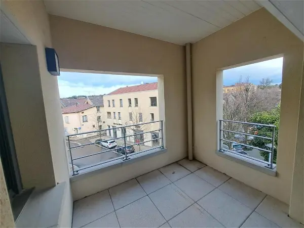 Appartement à louer - Saint-Symphorien-d'Ozon, 1 pièce