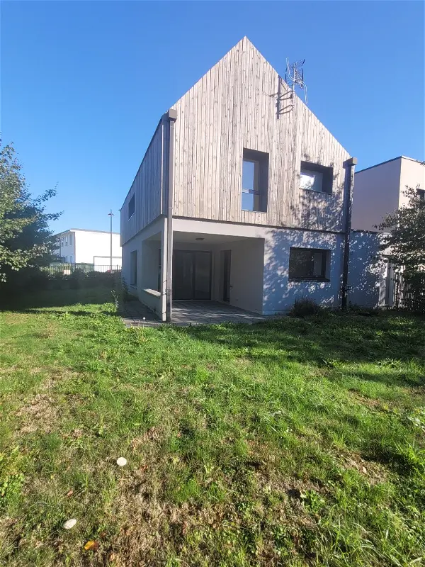 Maison à louer - Hautmont, 4 pièces