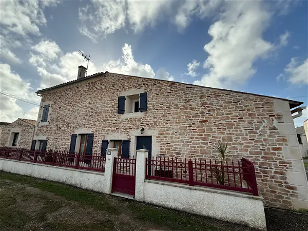 Achat maison 6 pièces - 163m² à Surgeres (17700)