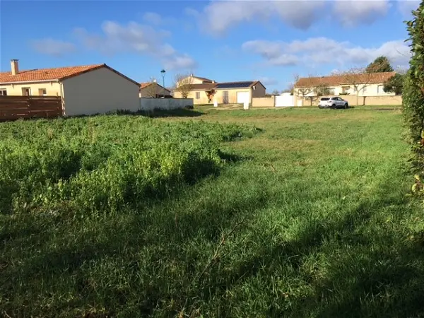 Terrain à vendre - CHATEAU LARCHER - 878 m²