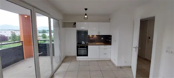 Appartement à vendre - CRANVES SALES, 2 pièces