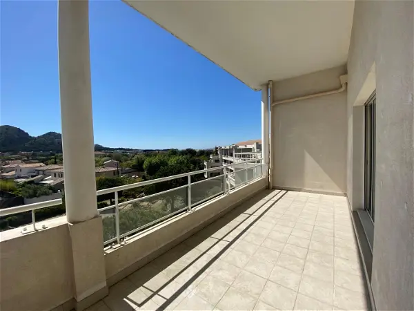 Location appartement 4 pièces - 91.91m² à Marseille (13009)