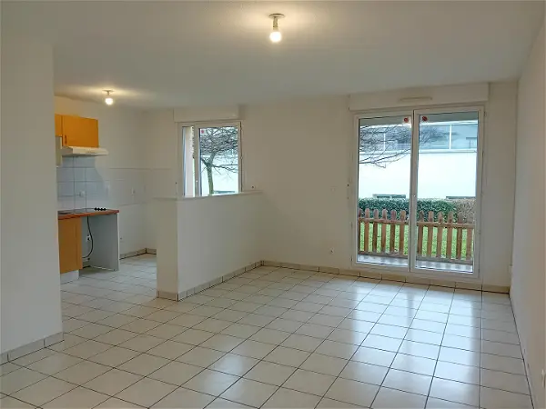 Appartement à louer - SAINT JEAN D ANGELY, 3 pièces