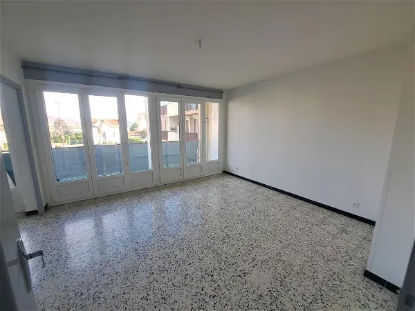 Appartement à louer - Châteauneuf-de-Galaure, 4 pièces