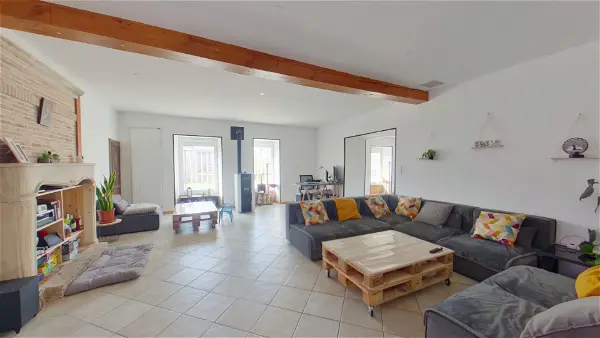 Achat maison 5 pièces - 190m² à Vouille (86190)