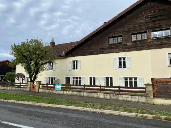 Location appartement 3 pièces - 135.74m² à Sombacour (25520)