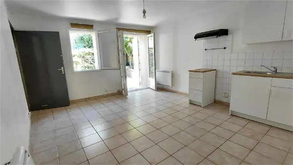 Appartement à louer - MALLEMORT, 2 pièces