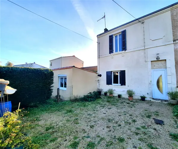 Maison à vendre - SAINTES, 2 pièces