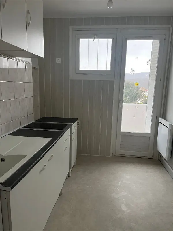 Location appartement 3 pièces - 55.43m² à Lavelanet (09300)