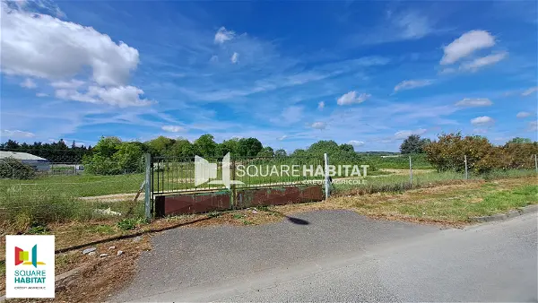 Terrain à vendre - CHATELLERAULT - 3696 m²