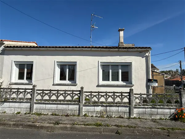 Maison à vendre - SURGERES, 4 pièces