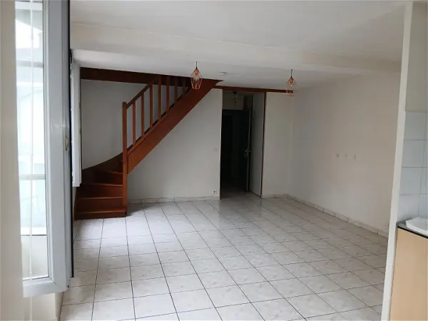 Appartement à louer - Bourgoin-Jallieu, 4 pièces