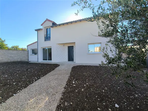 Achat maison 6 pièces - 215m² à Neuville de poitou (86170)