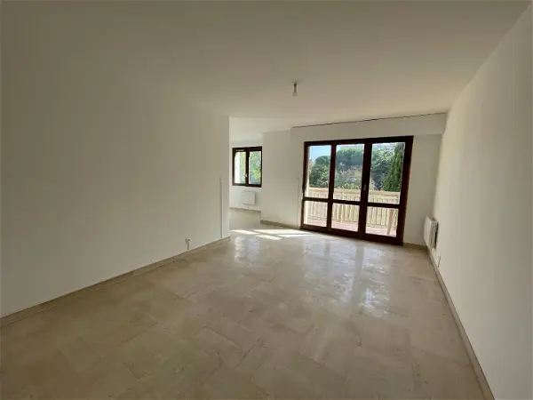 Appartement à louer - MARSEILLE, 3 pièces