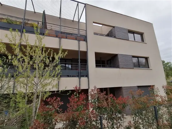 Appartement à louer - ROBION, 3 pièces