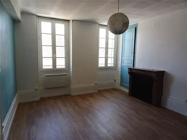 Appartement à louer - VILLENEUVE SUR YONNE, 4 pièces