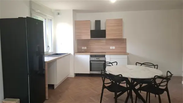 Appartement à louer - Roussillon, 2 pièces