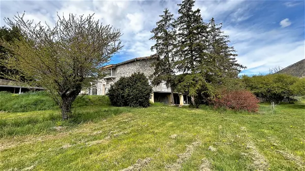 Achat maison 7 pièces - 230m² à Veynes (05400)