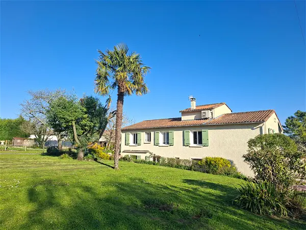 Maison à vendre - ARCHIAC, 6 pièces