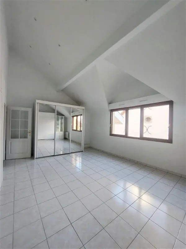 Location appartement 1 pièce - 37m² à Ferney-voltaire (01210)