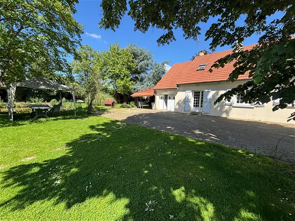 Maison à vendre - ENTRAMMES, 8 pièces