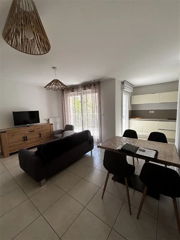 Appartement à louer - Villeurbanne, 3 pièces