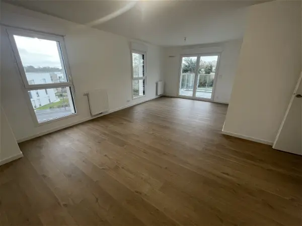 Appartement à louer - VEZIN LE COQUET, 3 pièces
