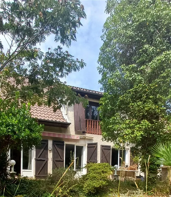 Achat maison 8 pièces - 193.3m² à Mourenx (64150)