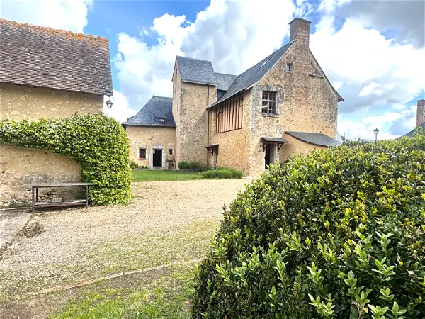 Achat maison 9 pièces - 300m² à Le bailleul (72200)