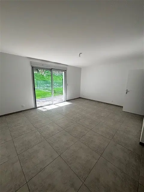 Appartement à louer - SAINT - ETIENNE, 1 pièce