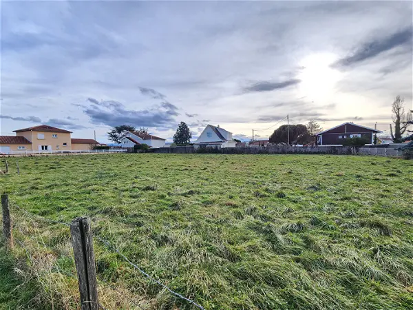 Terrain à vendre - VEAUCHE - 1100 m²