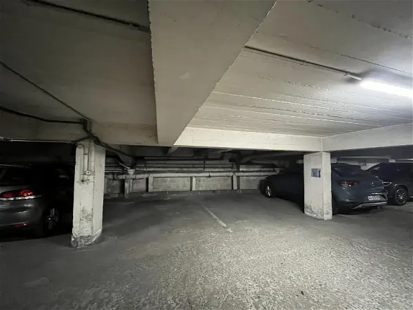 Stationnement à louer - Grenoble - 15 m²