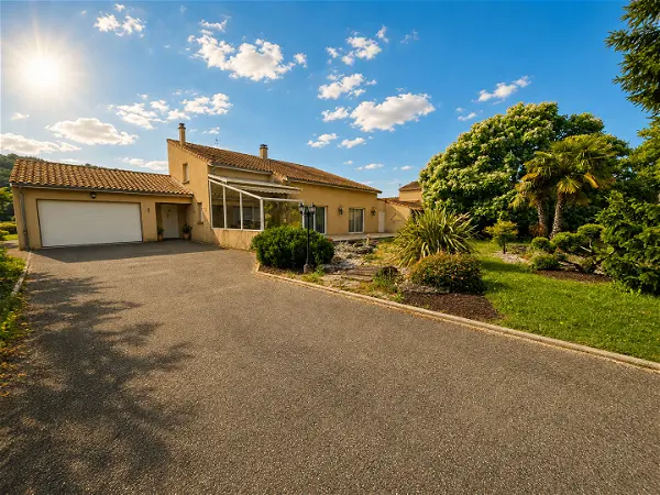 Achat maison 6 pièces - 196m² à Beausemblant (26240)