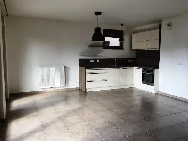 Appartement à louer - CHALLES LES EAUX, 3 pièces