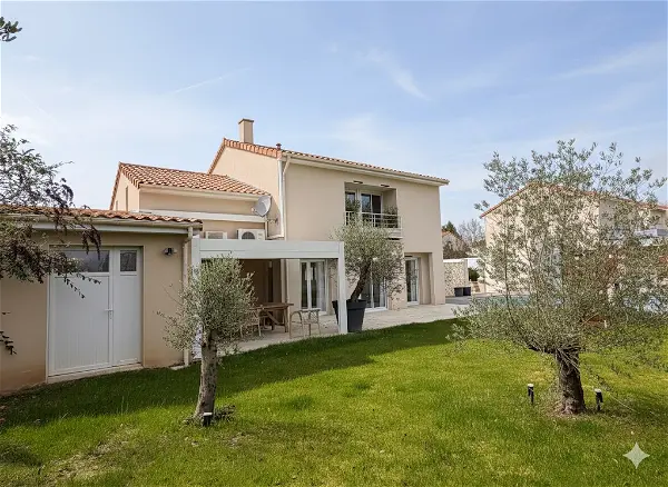 Maison à vendre - MONTMORILLON, 6 pièces