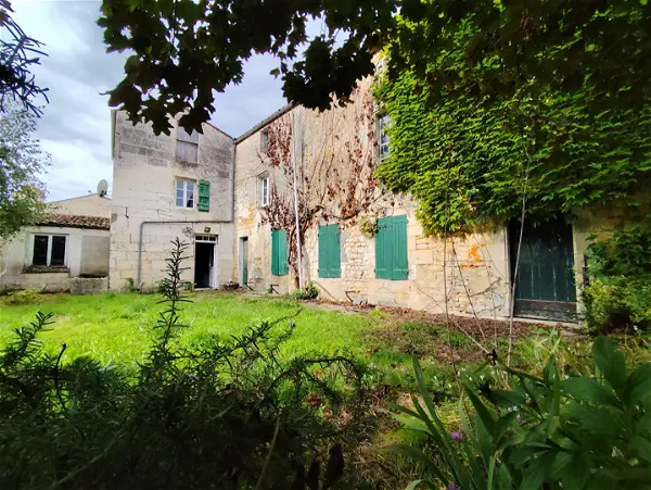 Maison à vendre - TAILLEBOURG, 6 pièces