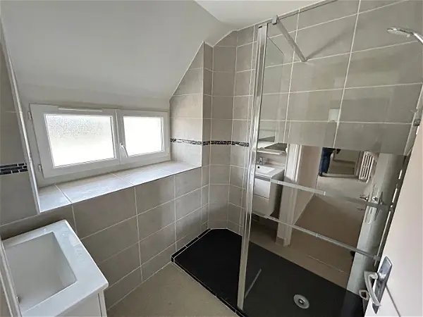 Location appartement 3 pièces - 74m² à Fleury la vallee (89113)