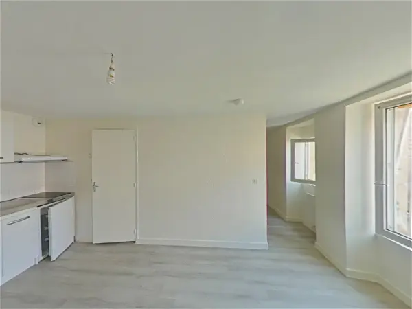 Location appartement 1 pièce - 24.36m² à Bignoux (86800)