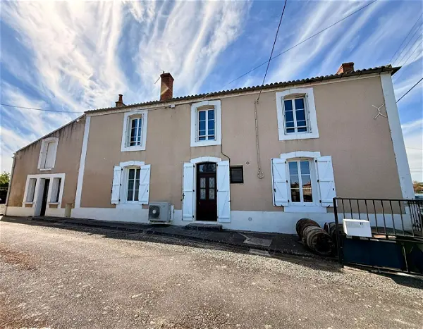Maison à vendre - AIRVAULT, 6 pièces