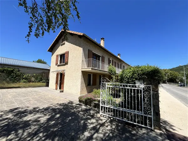 Achat maison 7 pièces - 130m² à Garde colombe (05300)